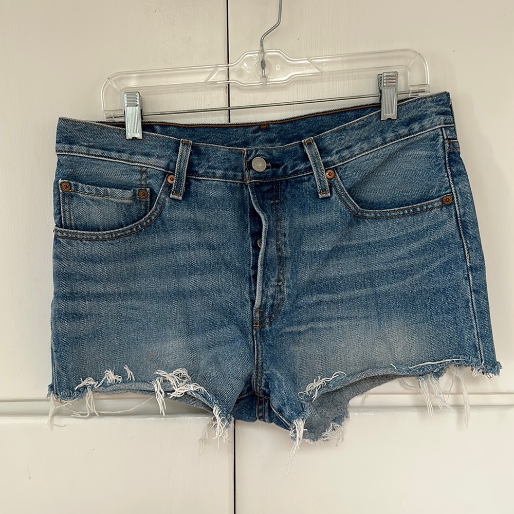 Levi’s high rise button fly shorts